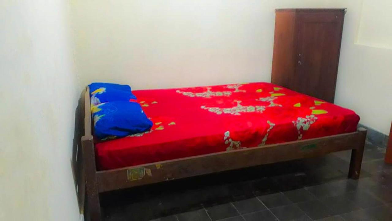 Losmen 2000 Tiga Yogyakarta Eksteriør bilde