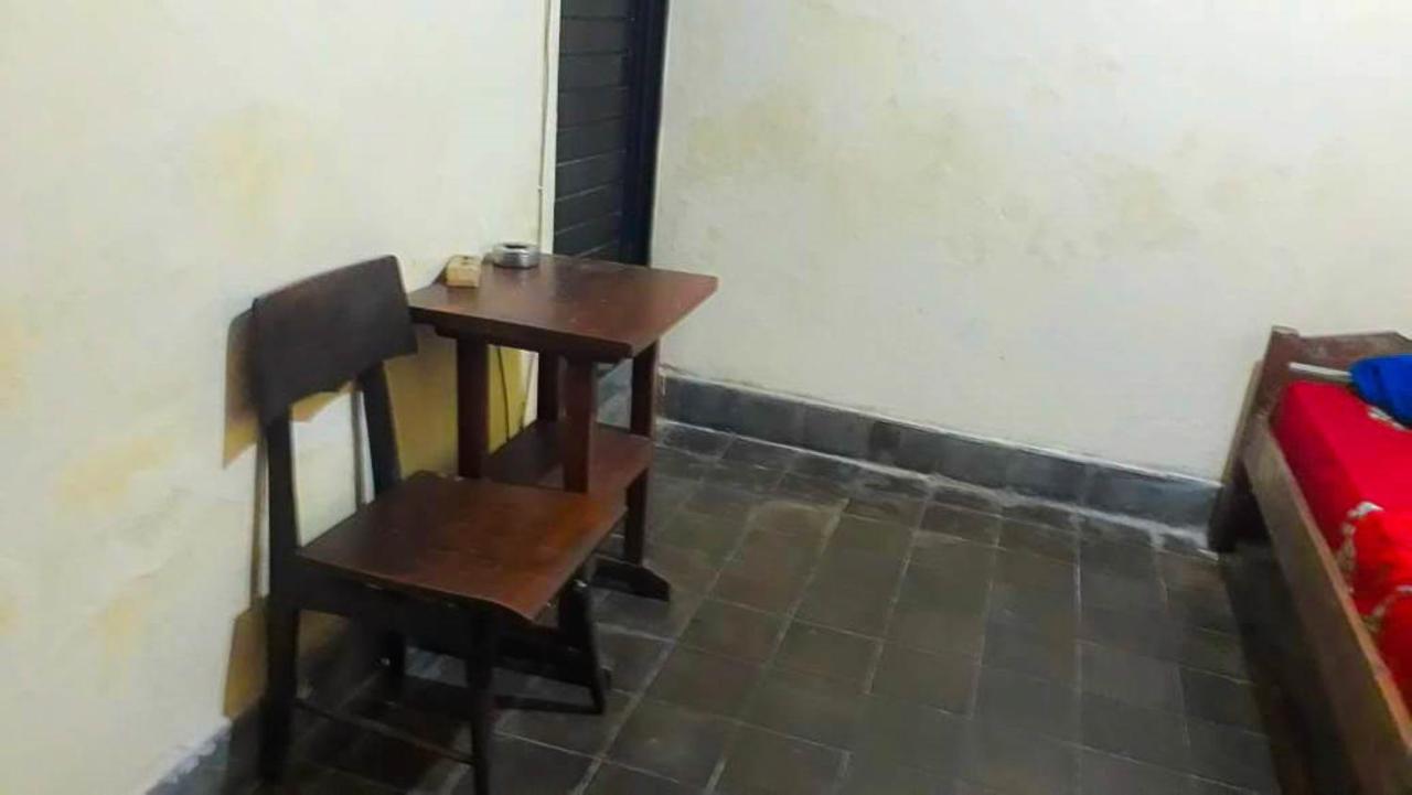 Losmen 2000 Tiga Yogyakarta Eksteriør bilde