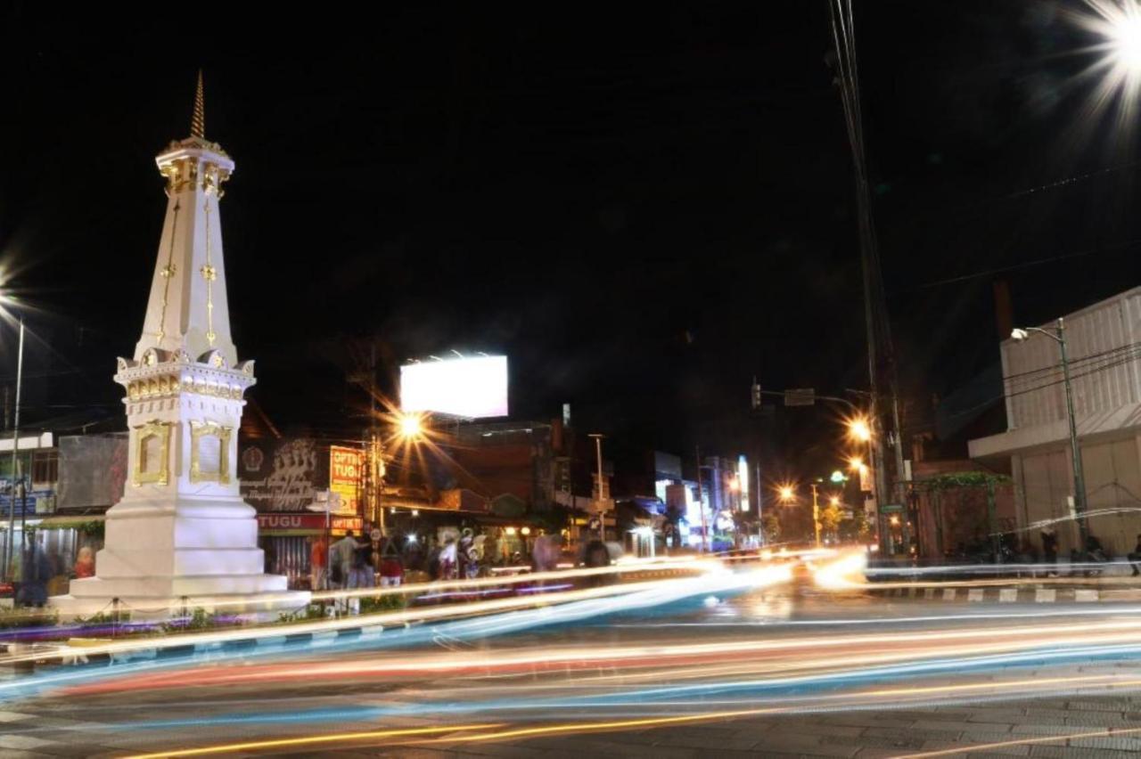 Losmen 2000 Tiga Yogyakarta Eksteriør bilde